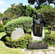 黎焕颐纪念碑：诗魂永驻，岁月铭记