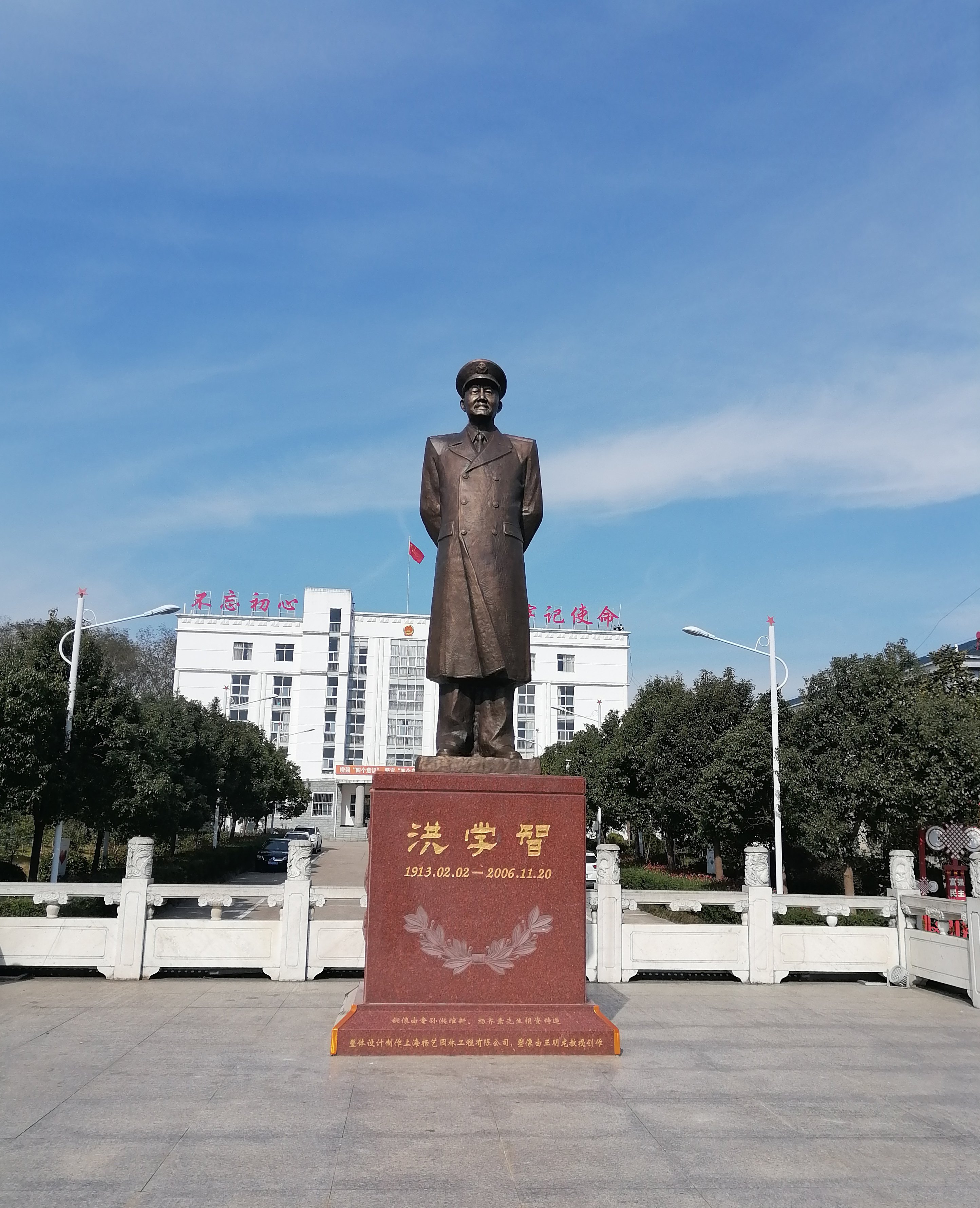 墓园铜韵，不朽的人文记忆