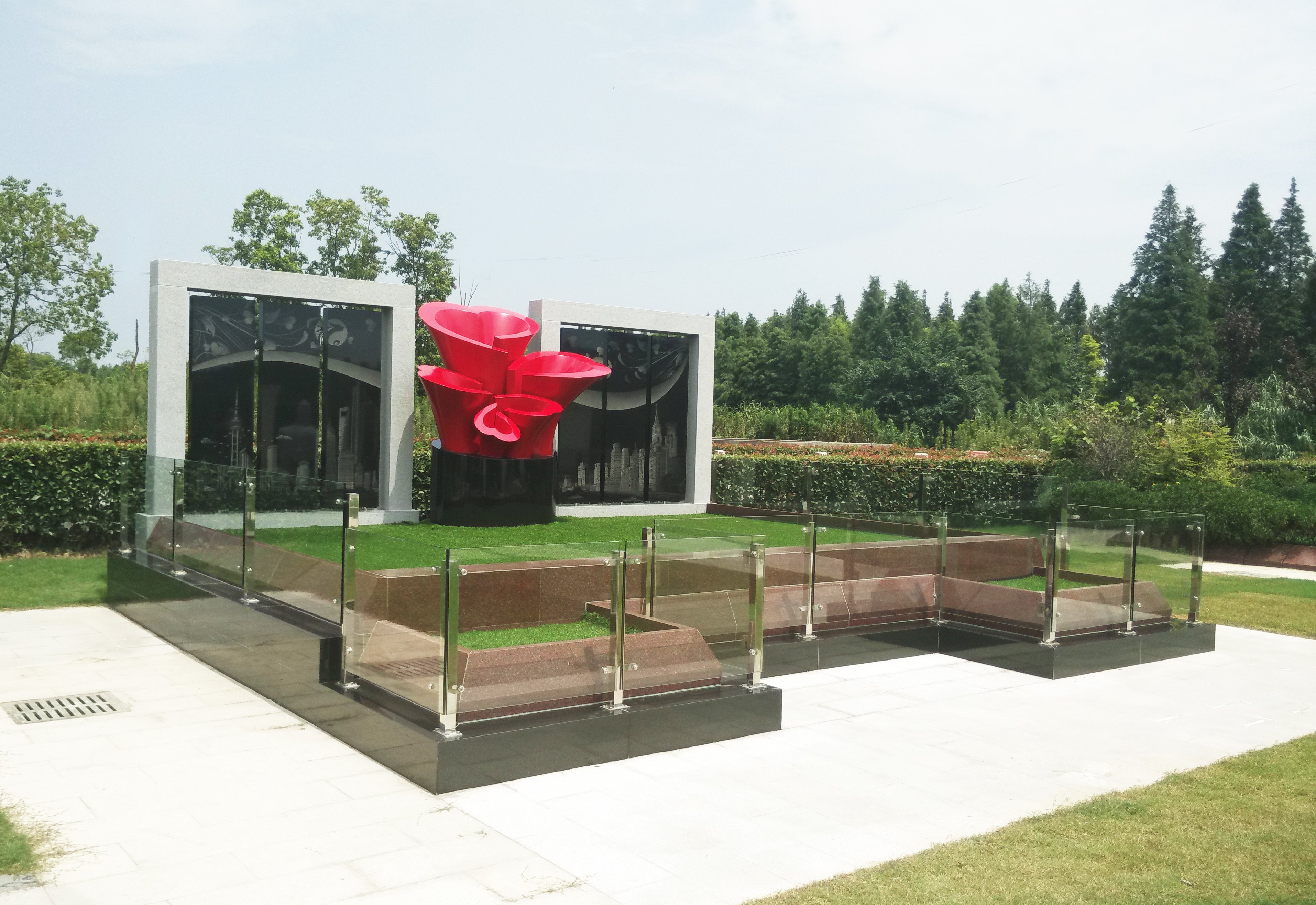 上海浦东汇龙园：公益性葬式创新引领殡葬新风尚